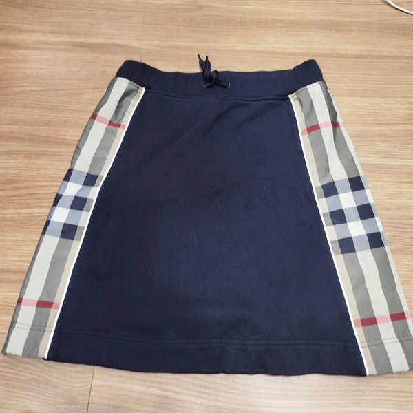 Váy BBR đen kẻ sọc (BQ) KG+