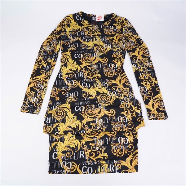 Đầm Versace đen họa tiết vàng (BQ) KG+