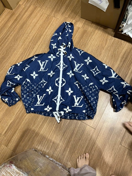 Áo khoác LV xanh biển in hoa (TH) +