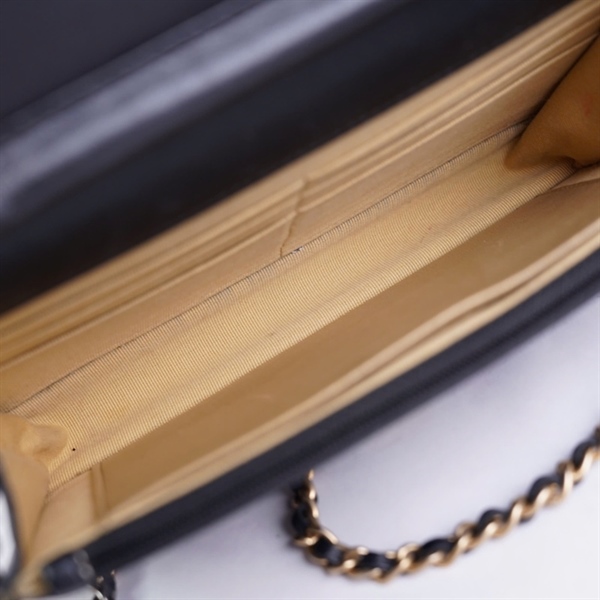 Túi Chanel Woc đen đính charm (NXC9XU69) sz19 (BQ) KG+