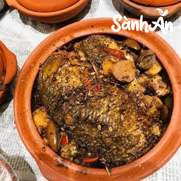 Cá Diếc kho niêu