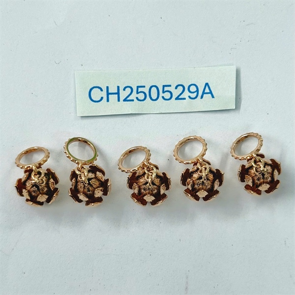 Charm vàng bông sen có móc CH250529A +