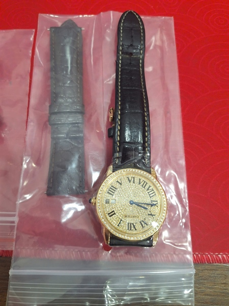 Đồng hồ Cartier mặt tròn vàng dây đen (780990SX) sz38 (HC) KG+