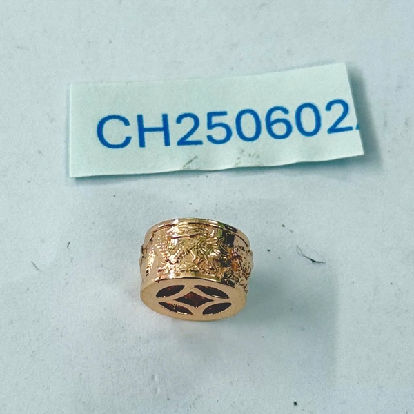 Charm vàng trụ CH250602 +