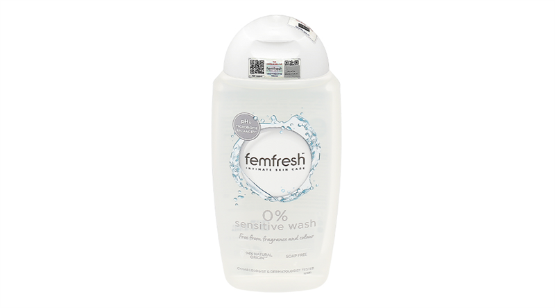 Dung dịch vệ sinh phụ nữ cao cấp cho da nhạy cảm Femfresh 0% Sensitive Intimate Wash (Chai 250ml)