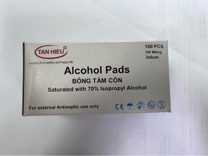 Bông tẩm cồn Alcohol Pads Tân Hiếu Làm sạch và khử trùng da trước tiêm (Hộp 100 miếng)