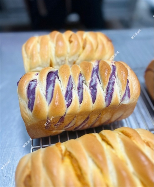Bánh mì khoai môn mochi