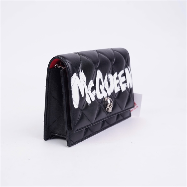 Túi Mc Queen đen in chữ sz19 (LN) KG+