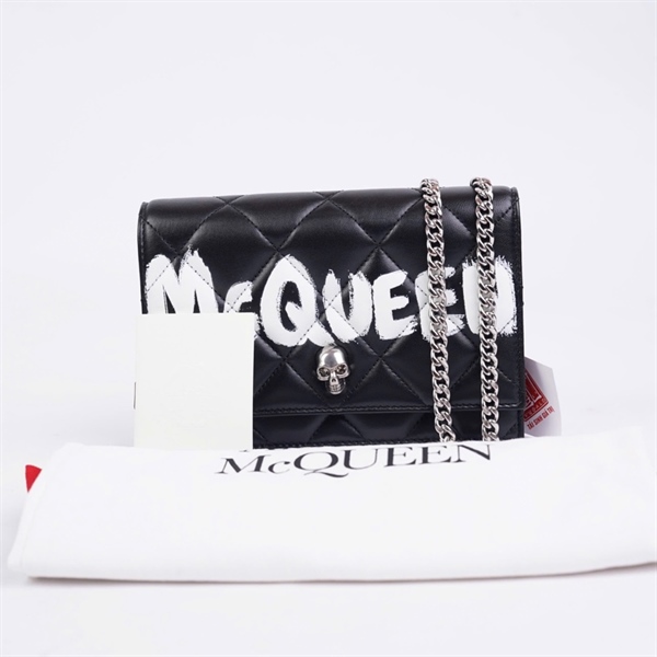 Túi Mc Queen đen in chữ sz19 (LN) KG+