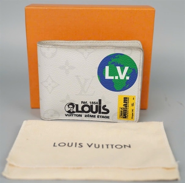 Ví LV trắng logo xanh +