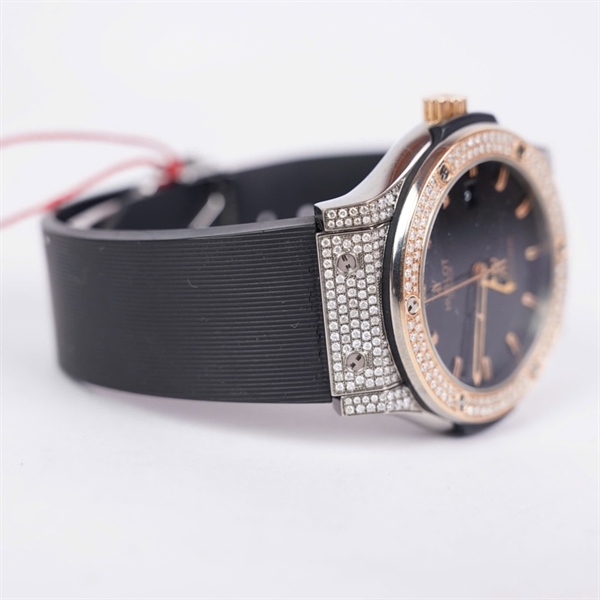 Đồng hồ Hublot viền vàng đính kim dây đen kim độ (857784) sz44 (HC) KG+