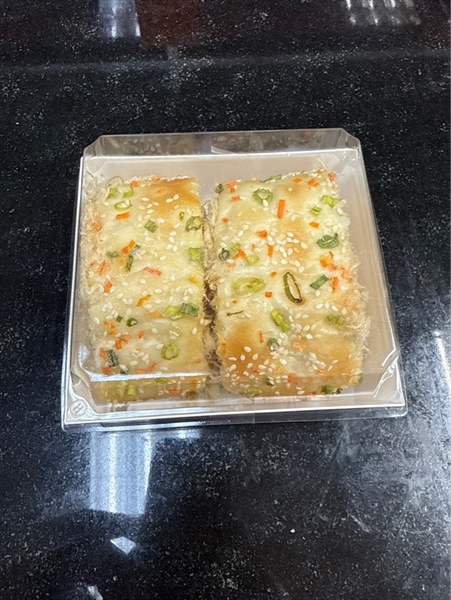 Bánh Cuộn Chà Bông Bơ Hành