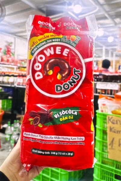 Bánh Donut ( vị socola ) Đỏ 00446