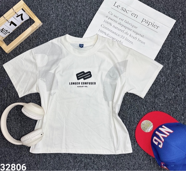 32806-Áo Pull chữ BAUGUST VOL Kem