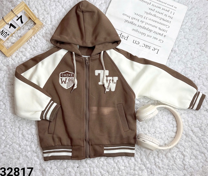 32817-Áo Khoác Có Mũ Nâu Chữ TW số86