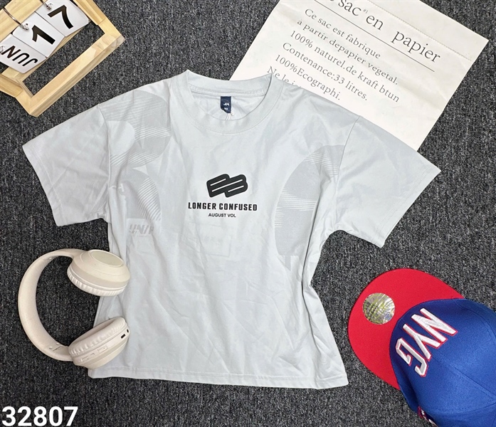 32807-Áo Pull chữ BAUGUST VOL Xám