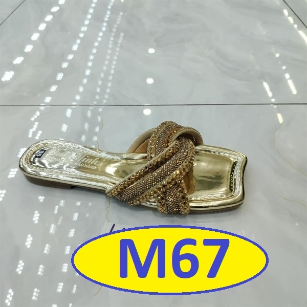 Dép xẹp xoàn xéo