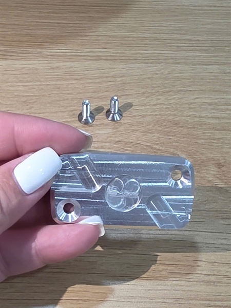 Nắp Bình dầu nhôm CNC nguyên khối Nguyên bản