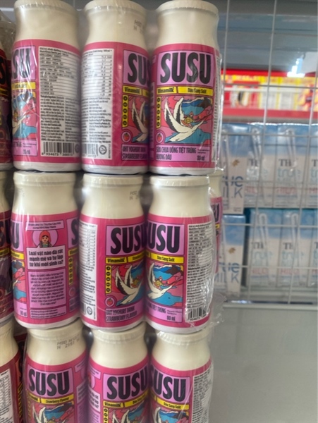 Sữa chua uống tiệt trùng Hương cam + dâu Vinamilk Susu chai giá ko khuyến DÙNG12T1 80ml