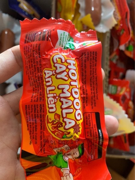 Xúc xích hotdog cay Mala