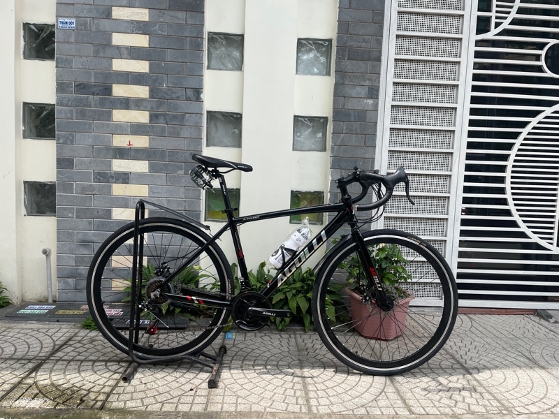Xe AGOLLI nhôm 700c - Xe đua - Đen Chữ Xám (chiếc)