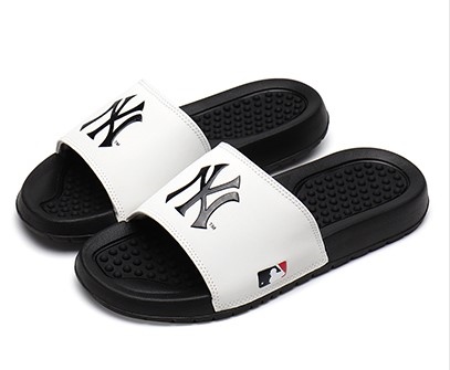 DÉP MLB NÔI ĐỊA CÓ HẠT ĐEN TRẮNG CS001