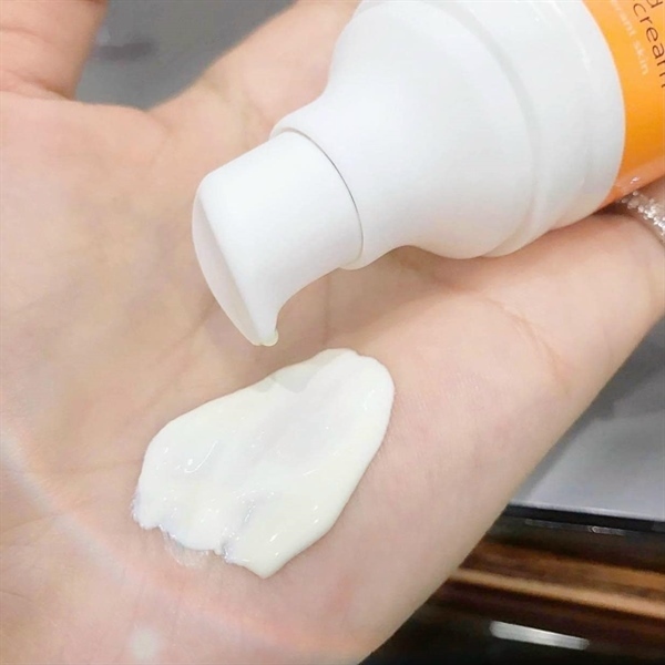 KEM CHỐNG NẮNG PHỔ RỘNG, NÂNG TONE VÀ KIỀM DẦU LA ROCHE-POSAY ANTHELIOS XL SPF50+