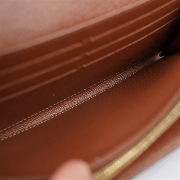 Ví LV hoa nâu nút vàng (LT) KG+