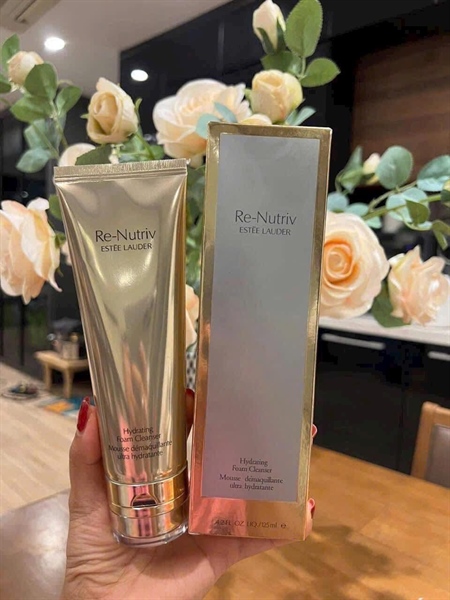 Sữa rửa mặt Estee Lauder ReNutriv Rich 125ml