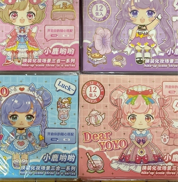 Sổ sticker búp bê thay đồ