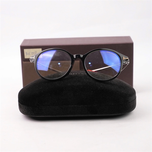 Kính Tom Ford đen TF5554-F-B 001 (52-19-145) (A-T) KG+