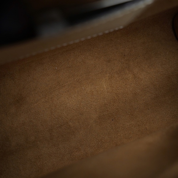 Túi LV Twist trắng kèm gương (AR4109) sz23 (TL) KG+