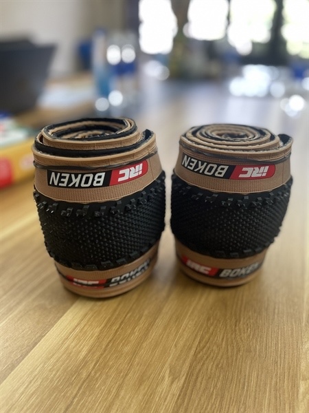 Lốp xe đạp 700x50C Boken 60tpiKevlar Bead Tan Side/Black Side