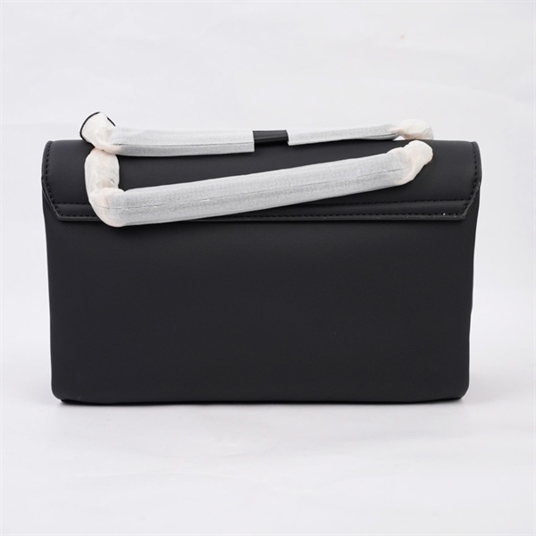 Túi Moschino đen sz25 KG+