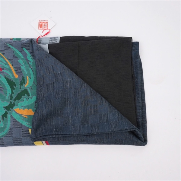 Khăn LV ô vuông xám in hình (MV) KG+