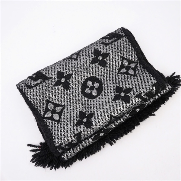 Khăn LV đen kim tuyến (MV) KG+