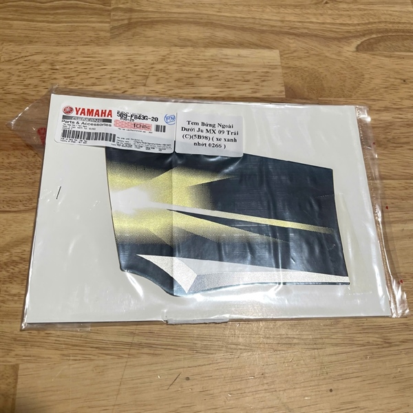 Tem Bửng Ngoài Dưới Ju MX 09 Trái (C)(5B98) ( xe xanh nhớt 0266 )