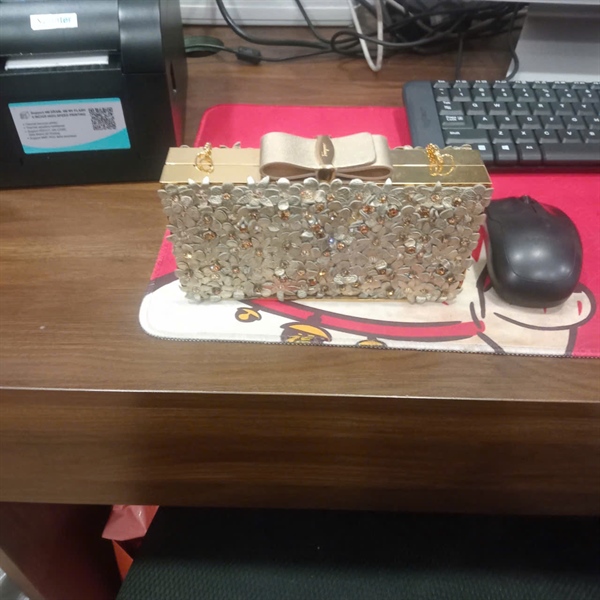 Túi Salvatore vàng đính hoa sz18 KG+