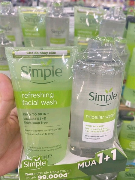 Combo sữa rửa mặt Simply 150ml nước tẩy Trang Simple 200ml