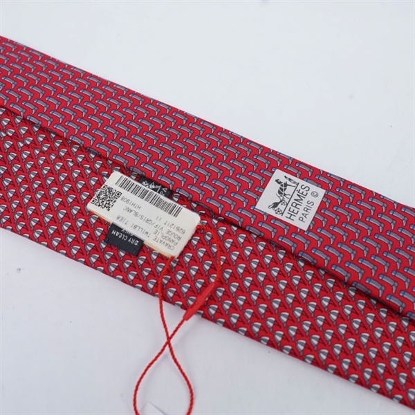 Cà vạt Hermes đỏ in hình KG+