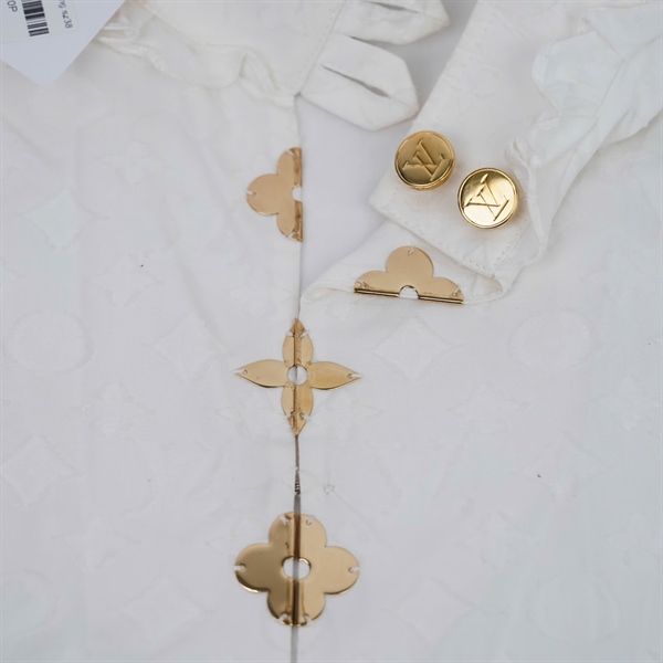 Áo thun LV hoa trắng sz38 (BQ) KG+