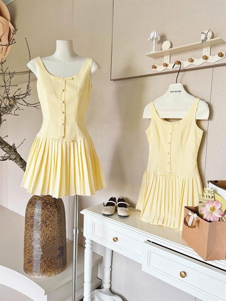 Váy kẻ nơ ngực dáng đuôi cá xếp ly
