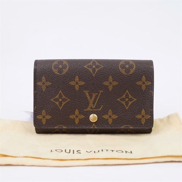Ví LV hoa nâu nút vàng (SD0042) (LT) KG+