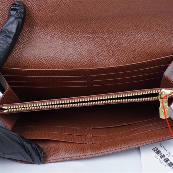 Ví LV hoa nâu nút vàng (LT) KG+