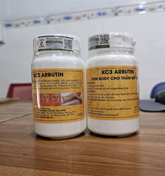 Kích trắng Arbutin 3C3 220gr #vàng