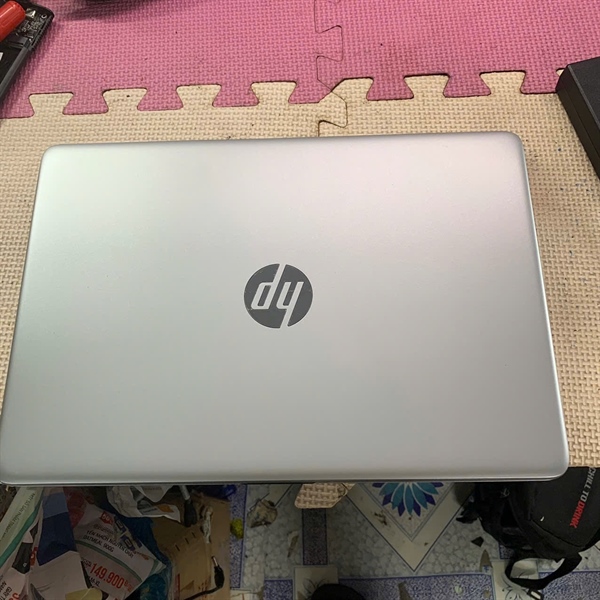 Hp 240G8. Core i3-th10 Ram 8g ssd 256g lcd 14” pin 3h
