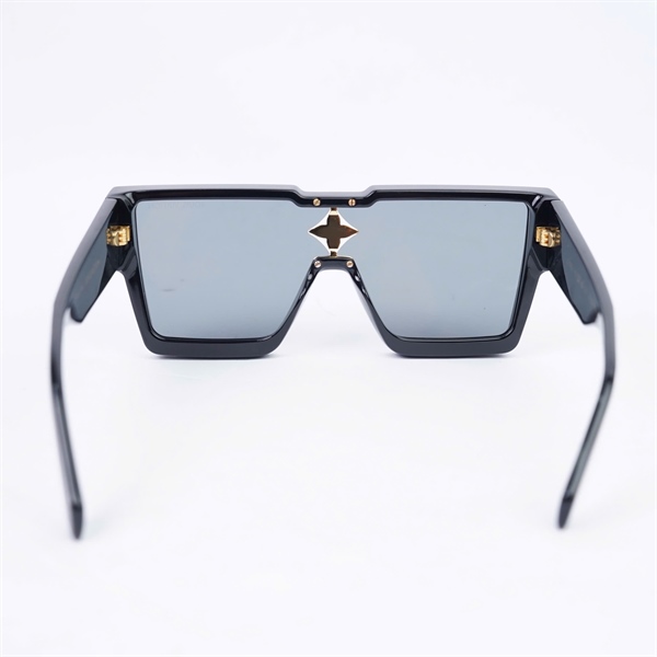 Kính LV đen Z1578E 93L 155 +