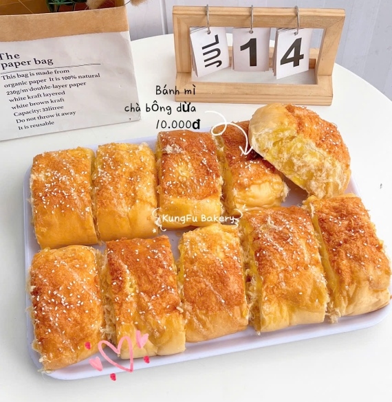 Bánh Mì Dừa Chà Bông