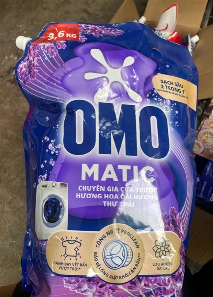 Nước giặt OMO cửa trước túi 3.6kg Oải Hương