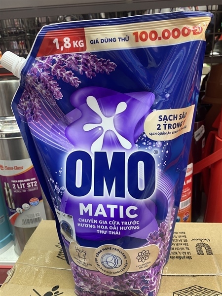 Nước giặt Omo cửa trước túi 1,8kg Oải hương